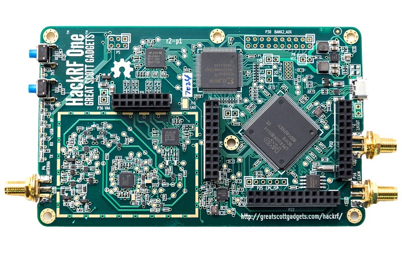 HackRF One 基板